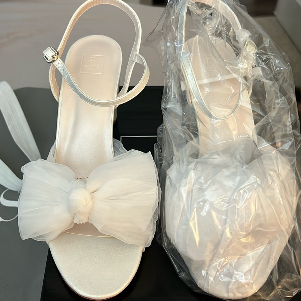 David’s Bridal white bow sandal